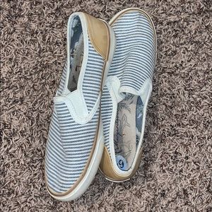 Slip on boat shoes